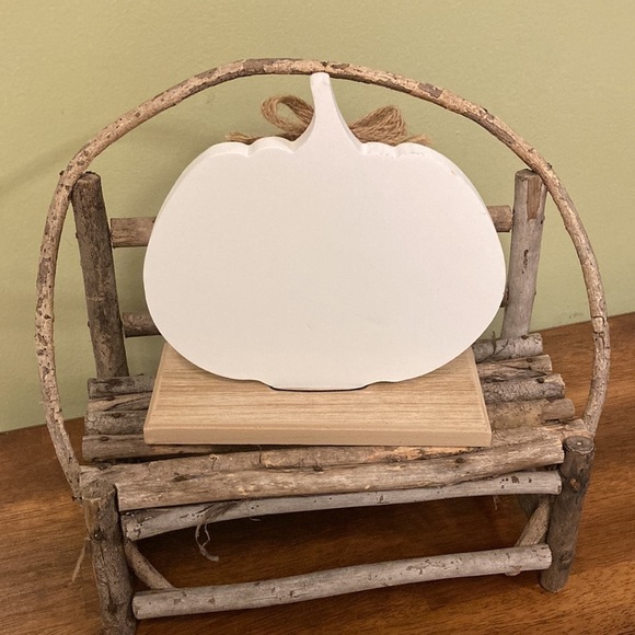 NEW! Rae Dunn "HAPPY HARVEST" Orange GINGHAM Wooden PUMPKIN Tabletop Sign - Picture 5 of 9